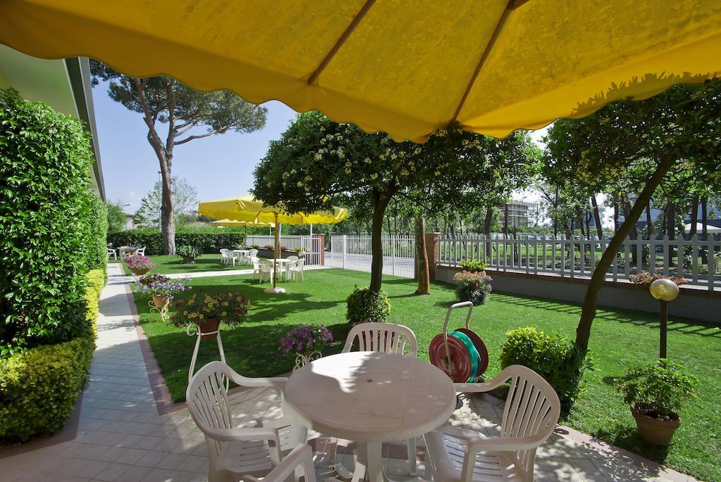 ليدو دي كامايوري Hotel Versilia المظهر الخارجي الصورة