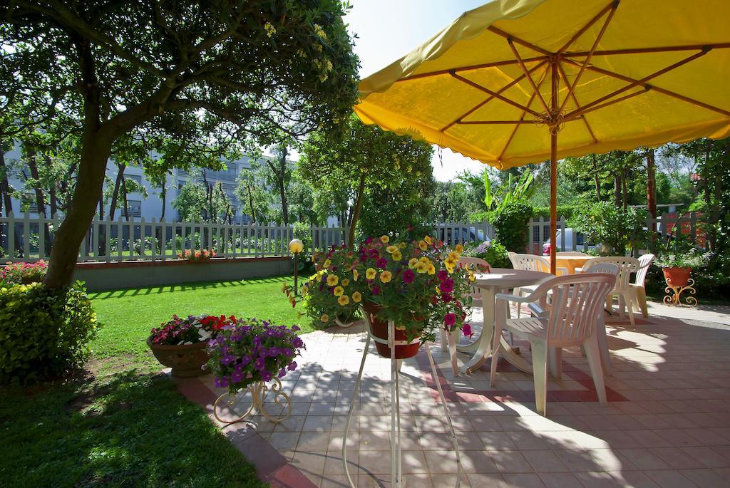 ليدو دي كامايوري Hotel Versilia المظهر الخارجي الصورة